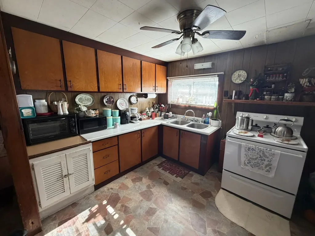91 Quinton Callahan Road Booneville KY 41314