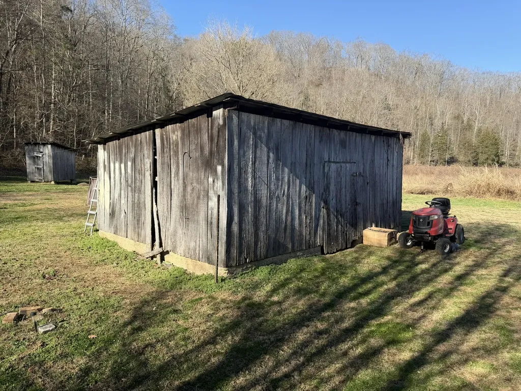 91 Quinton Callahan Road Booneville KY 41314
