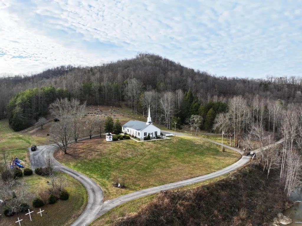 91 Quinton Callahan Road Booneville KY 41314