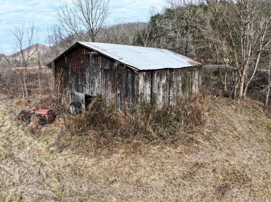91 Quinton Callahan Road Booneville KY 41314