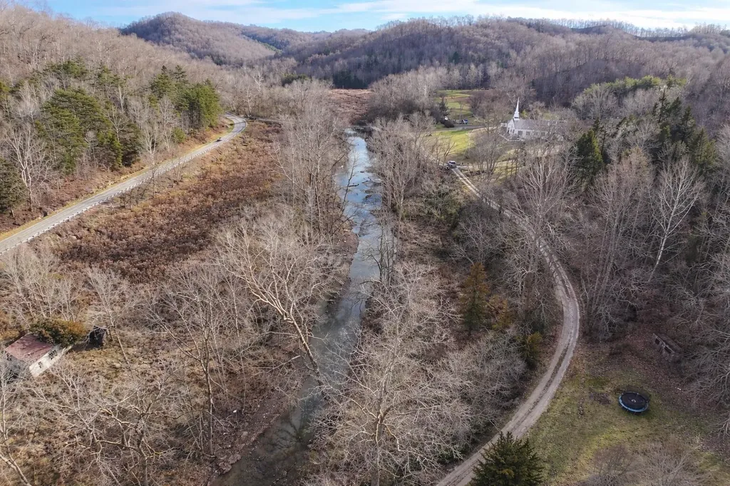 91 Quinton Callahan Road Booneville KY 41314