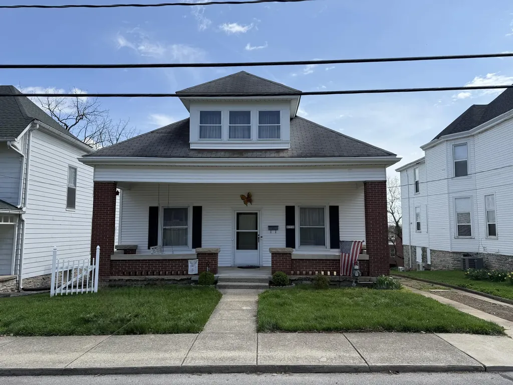 672 Higgins Avenue Paris KY 40361