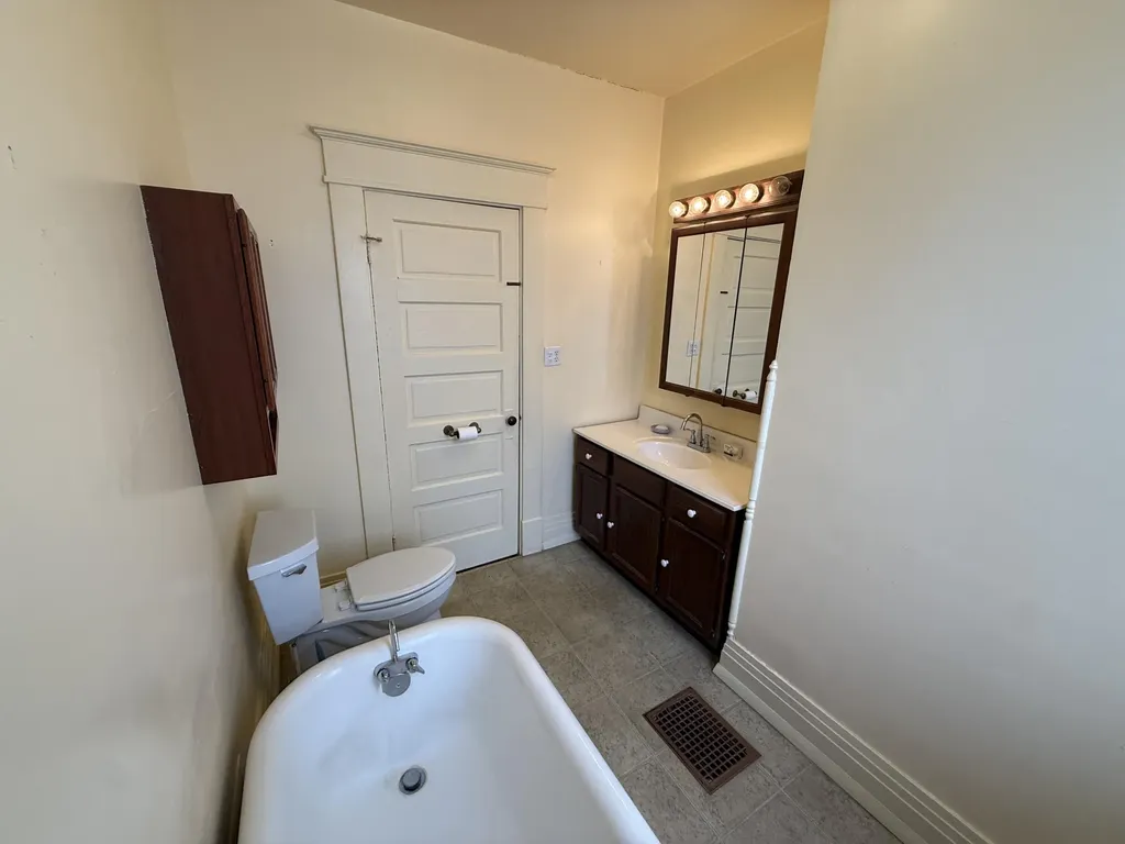 672 Higgins Avenue Paris KY 40361