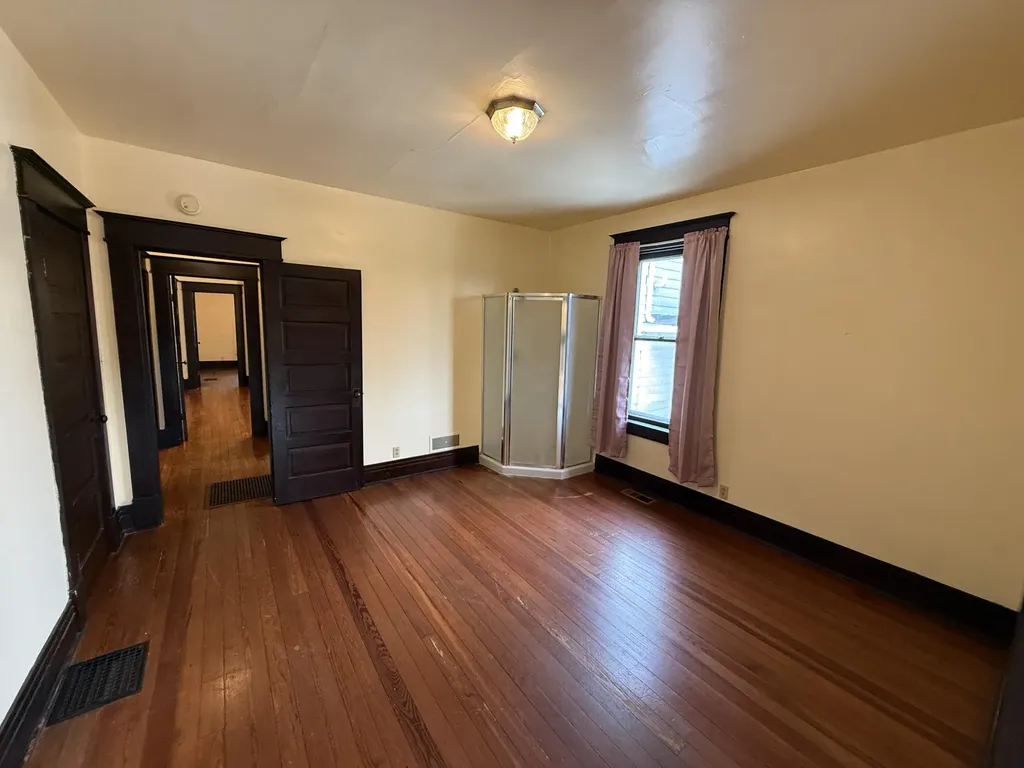 672 Higgins Avenue Paris KY 40361