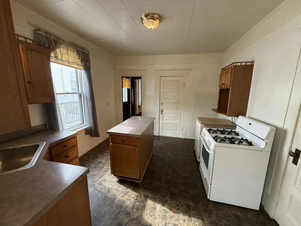 672 Higgins Avenue Paris KY 40361
