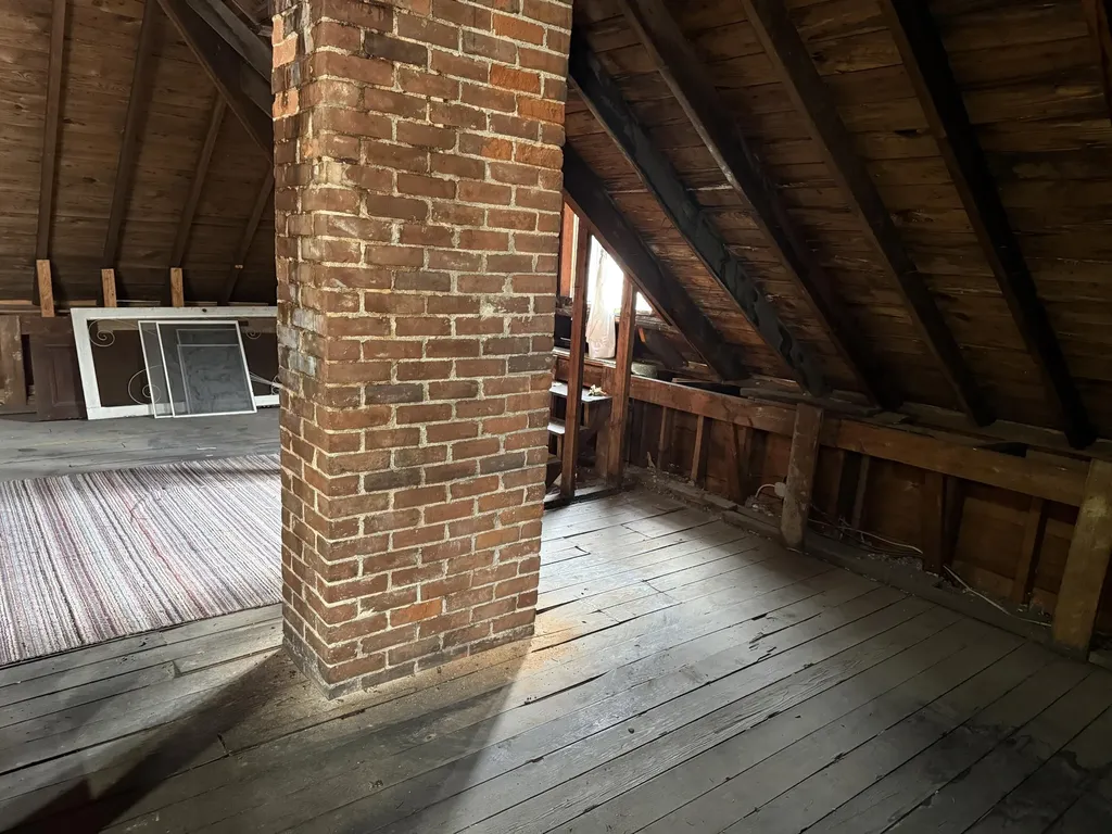 672 Higgins Avenue Paris KY 40361