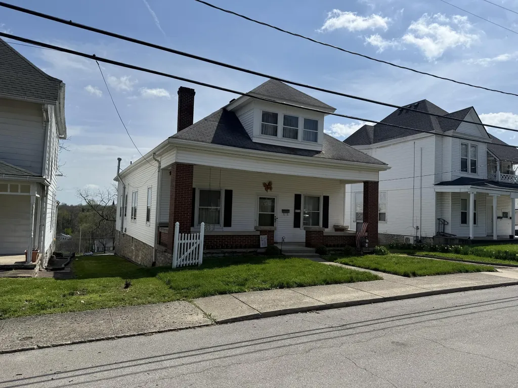672 Higgins Avenue Paris KY 40361