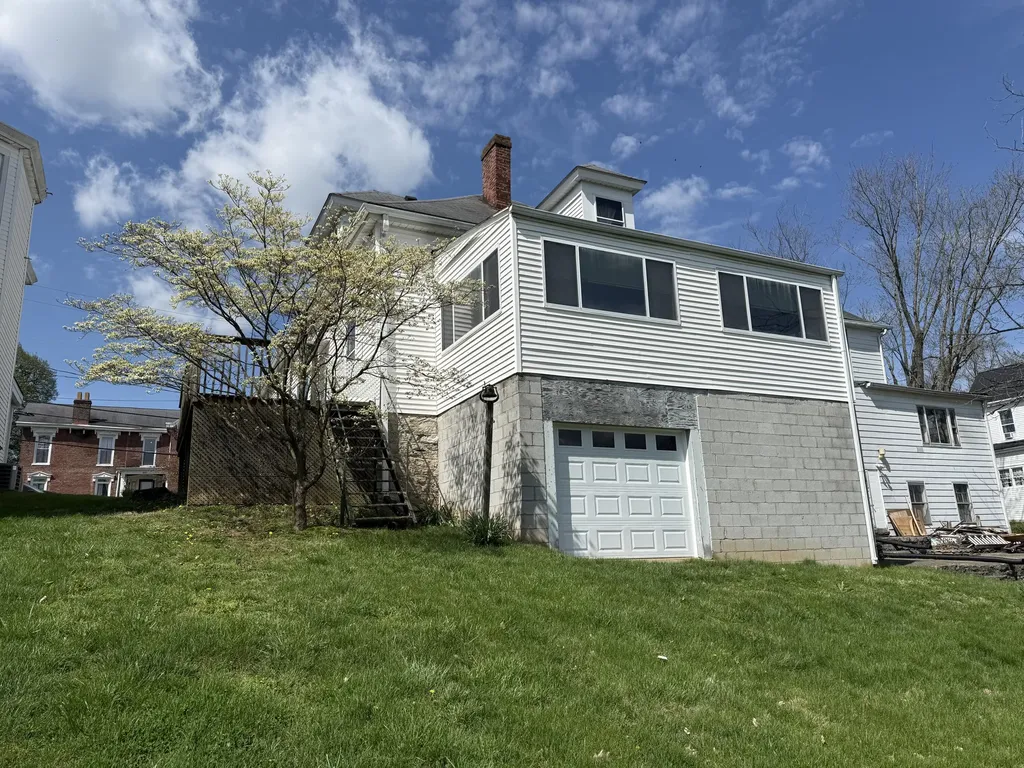 672 Higgins Avenue Paris KY 40361