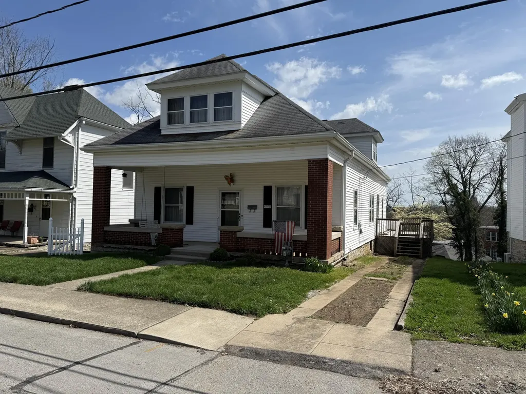 672 Higgins Avenue Paris KY 40361