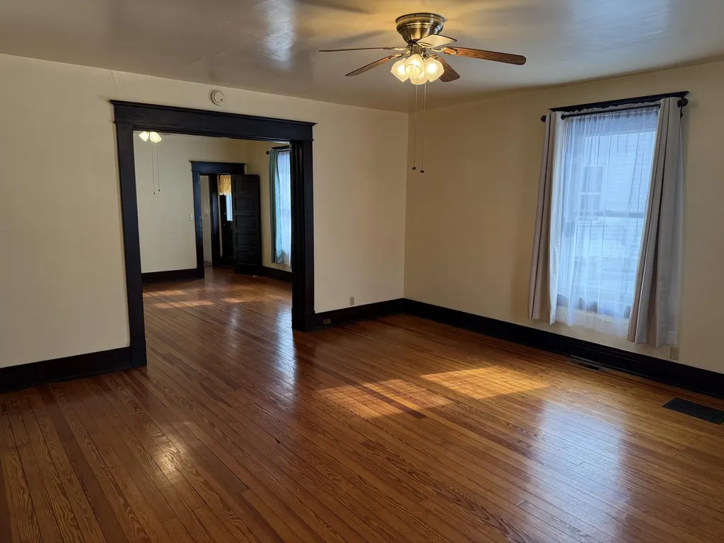 672 Higgins Avenue Paris KY 40361