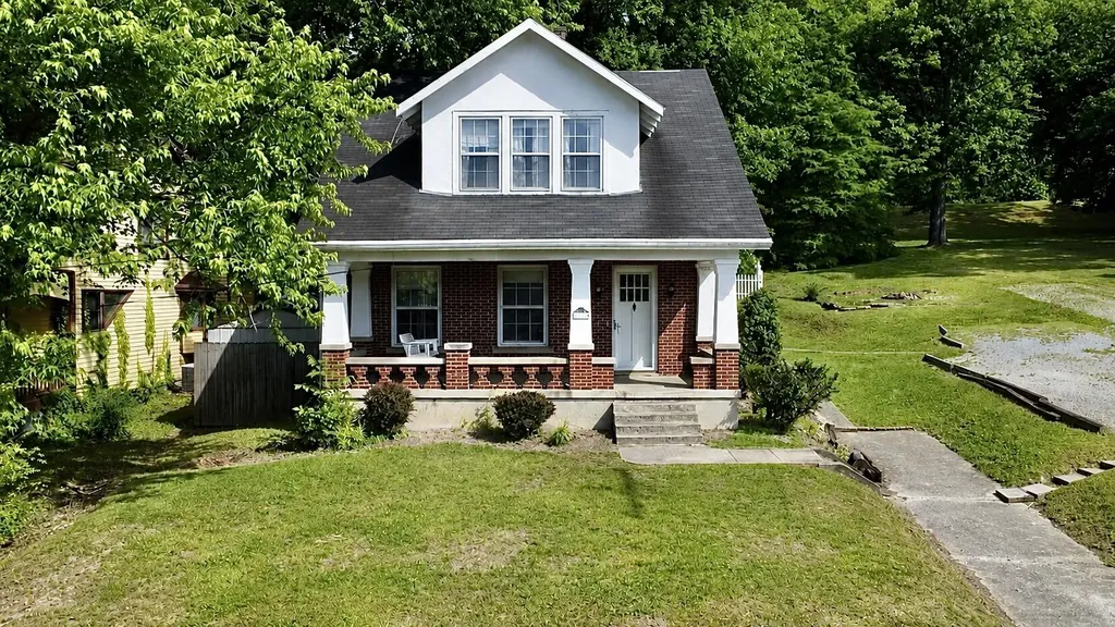 121 E 5th Street Morehead KY 40351