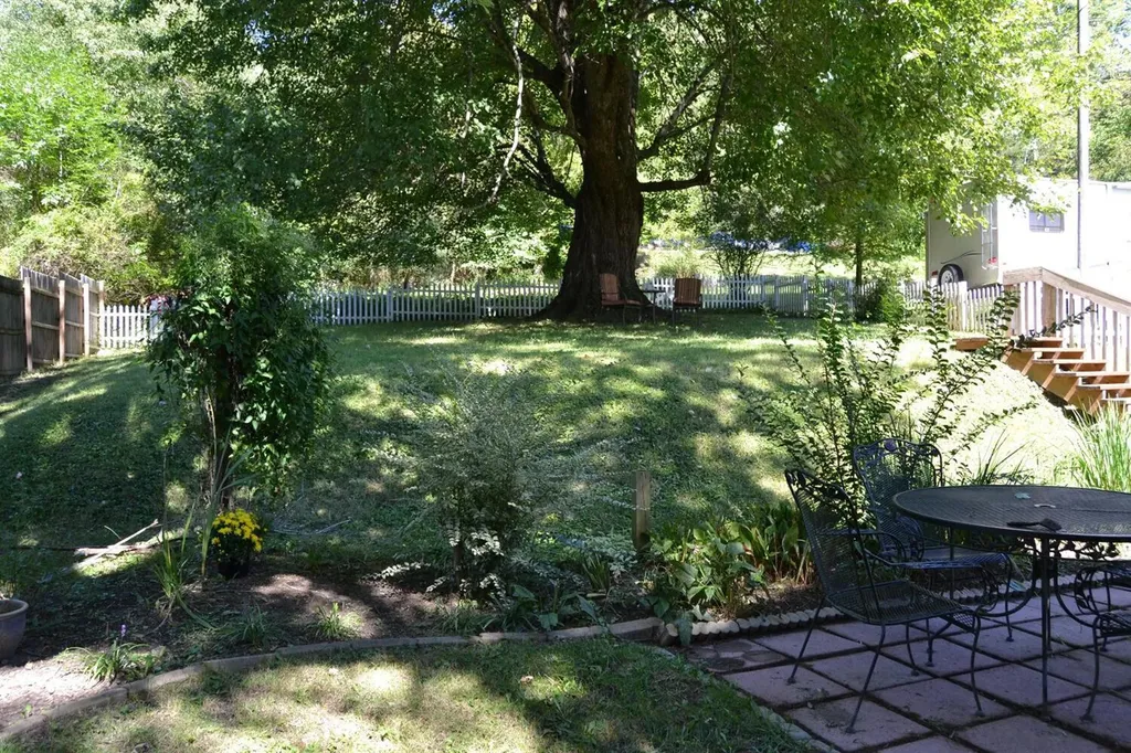 121 E 5th Street Morehead KY 40351