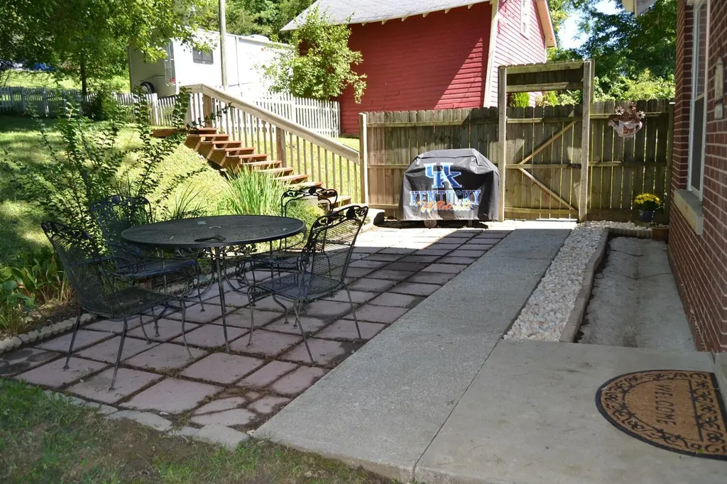 121 E 5th Street Morehead KY 40351