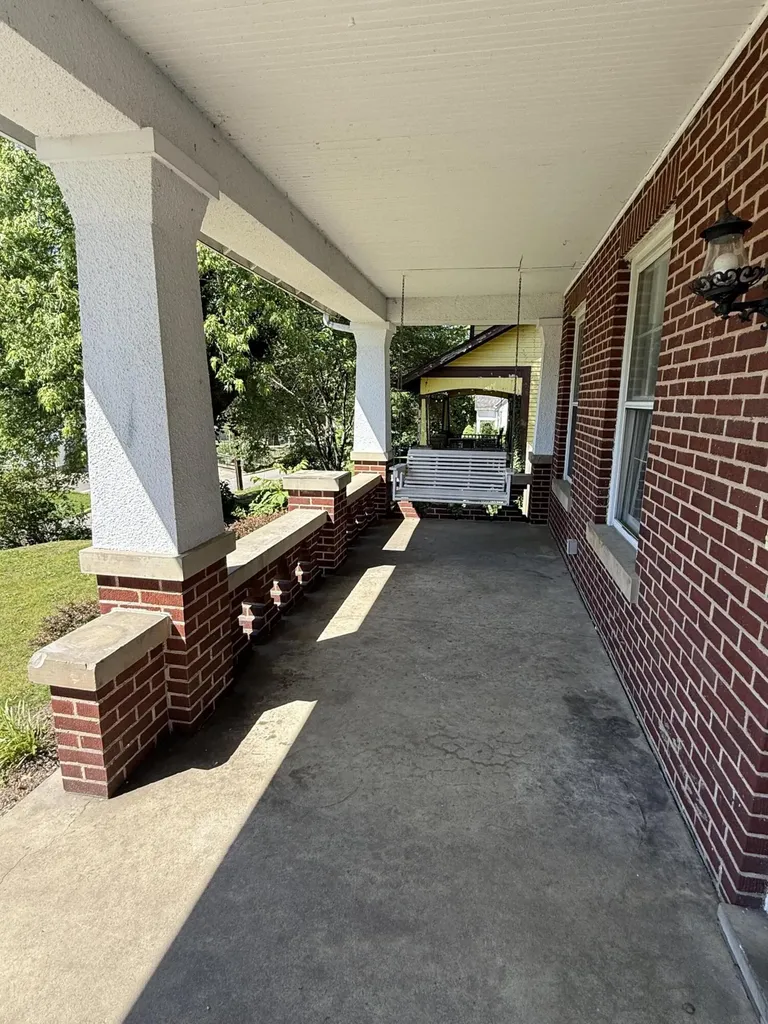 121 E 5th Street Morehead KY 40351
