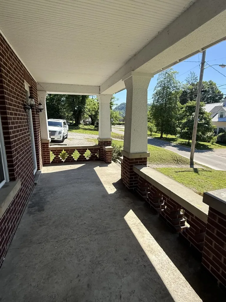 121 E 5th Street Morehead KY 40351