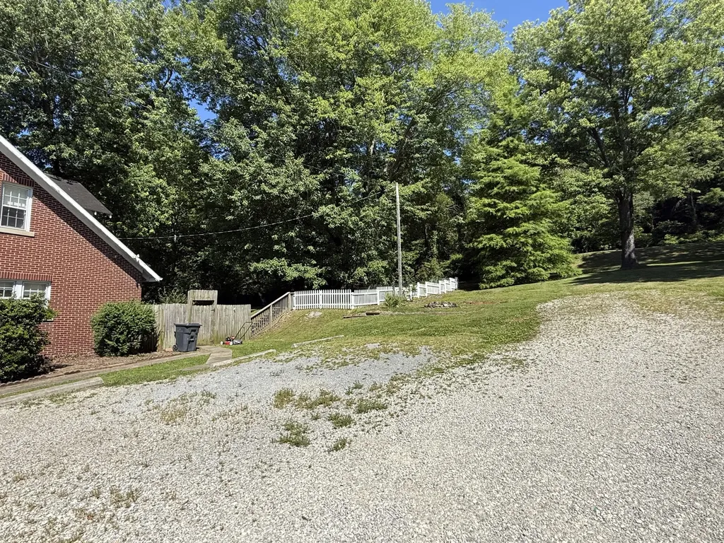 121 E 5th Street Morehead KY 40351