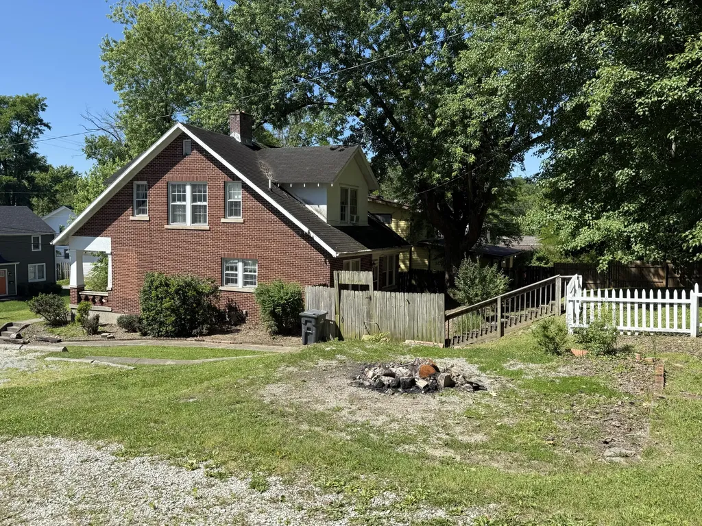121 E 5th Street Morehead KY 40351