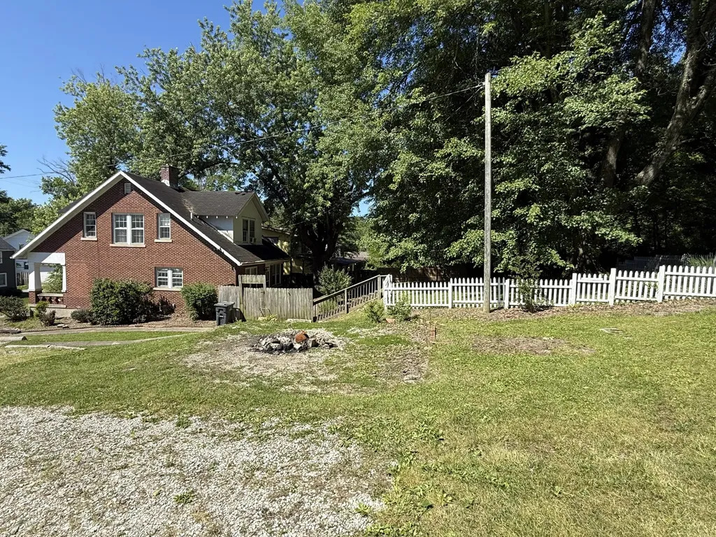 121 E 5th Street Morehead KY 40351