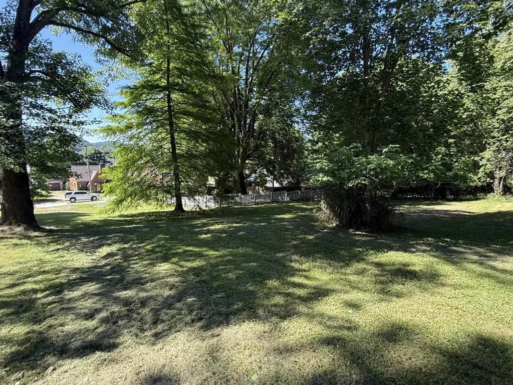 121 E 5th Street Morehead KY 40351