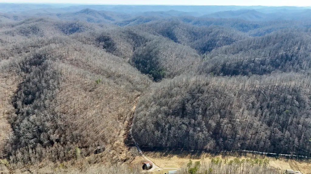 9999 Turkey Hollow Road Oneida KY 40972