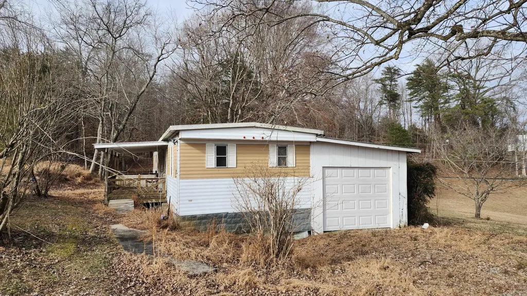 4647 Grider Hill Dock Road Albany KY 42602