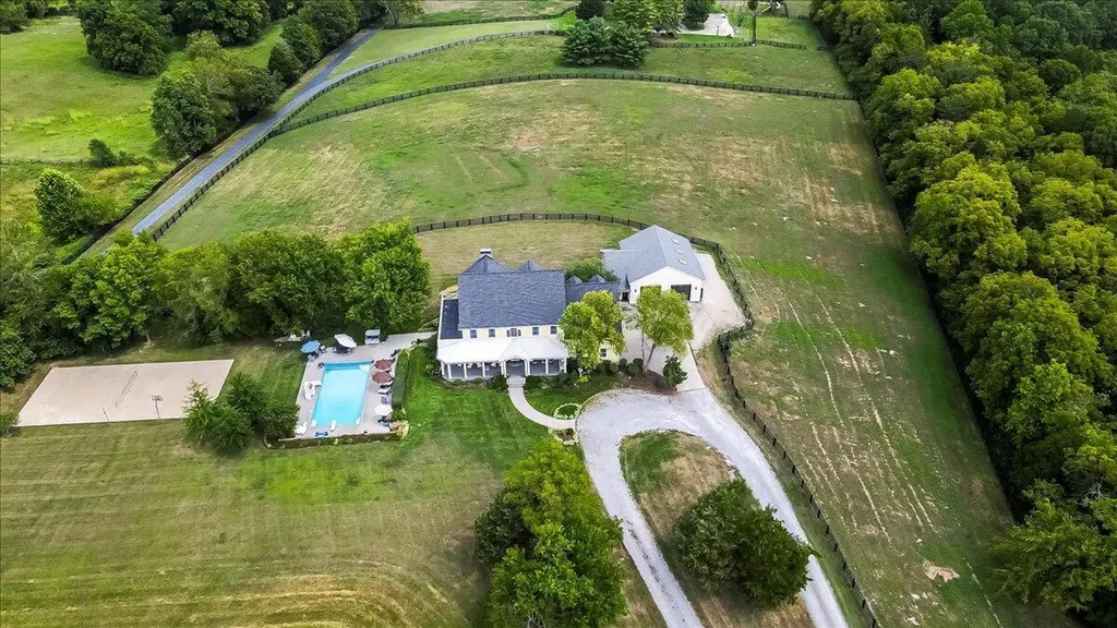 2250 Hall Road Nicholasville KY 40356