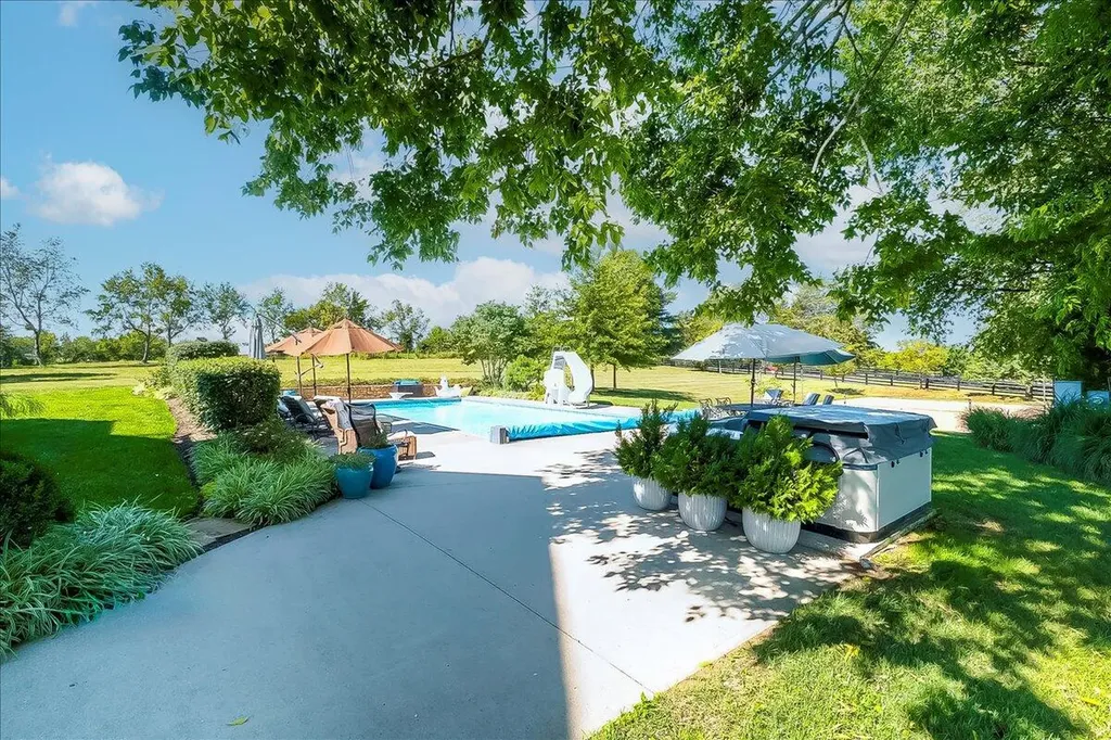 2250 Hall Road Nicholasville KY 40356