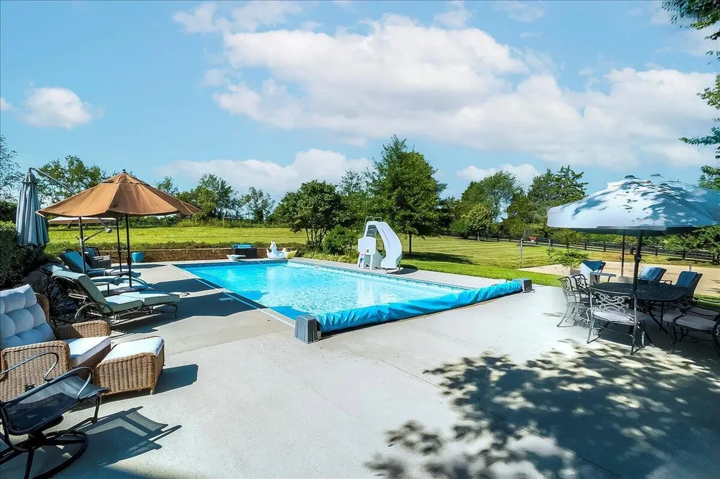 2250 Hall Road Nicholasville KY 40356
