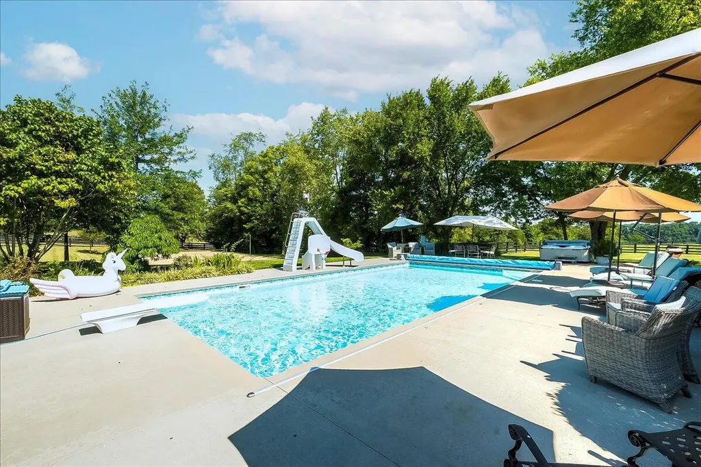 2250 Hall Road Nicholasville KY 40356