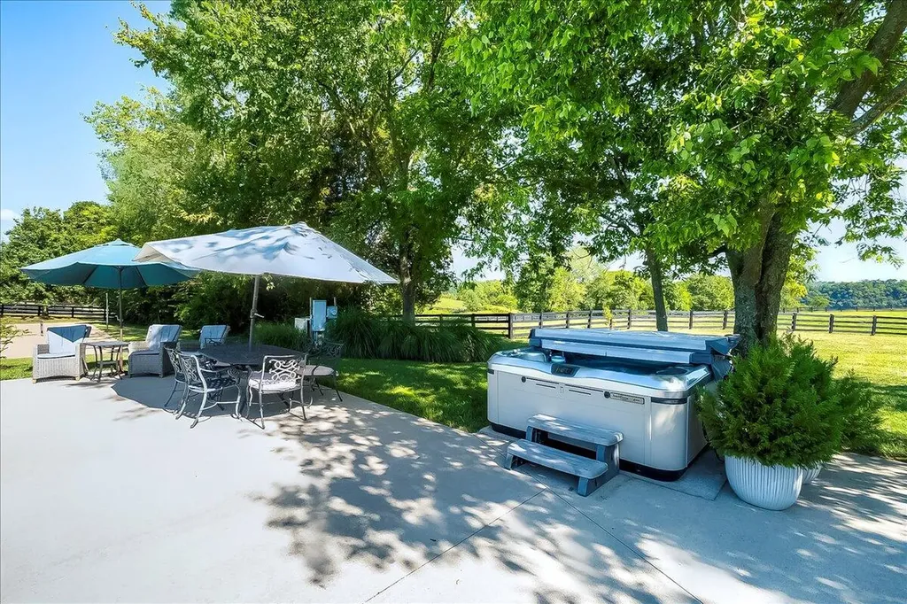 2250 Hall Road Nicholasville KY 40356