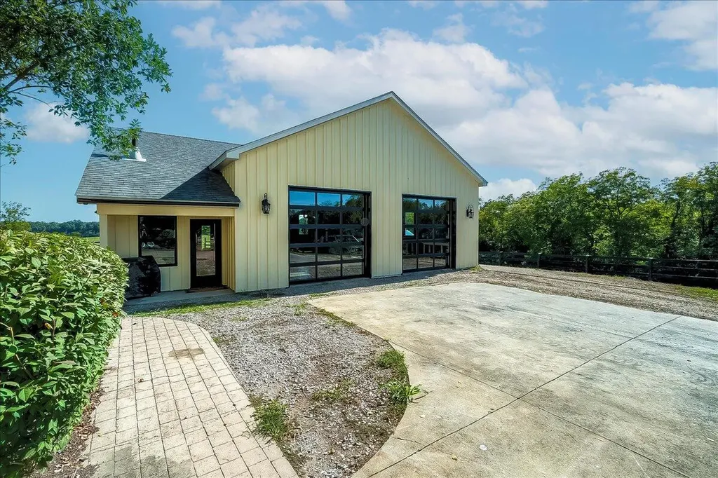 2250 Hall Road Nicholasville KY 40356