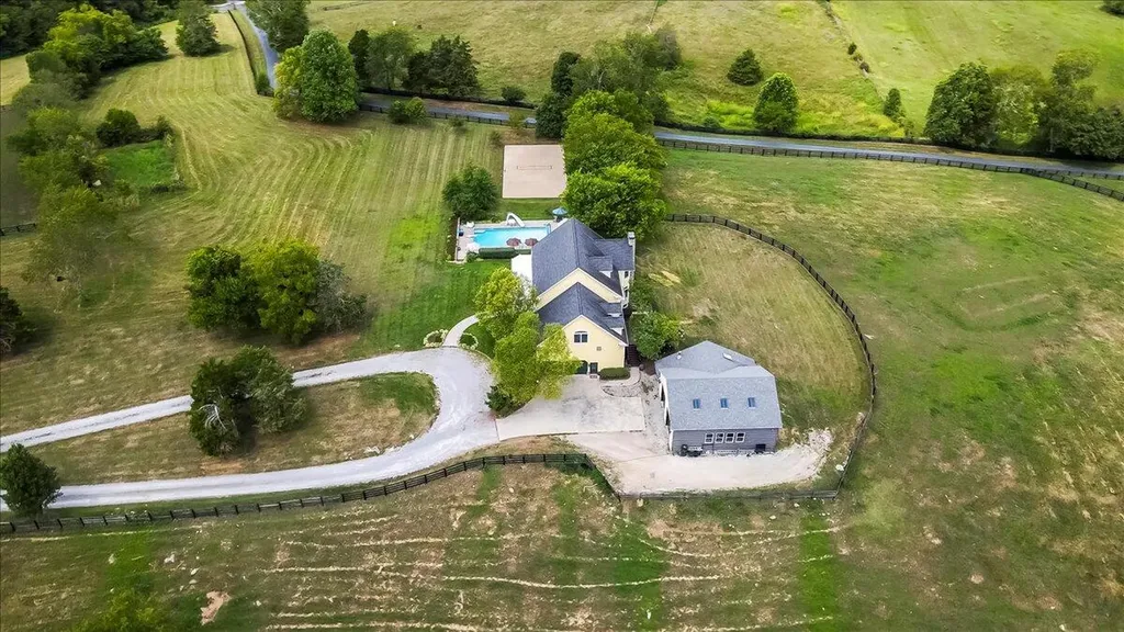 2250 Hall Road Nicholasville KY 40356