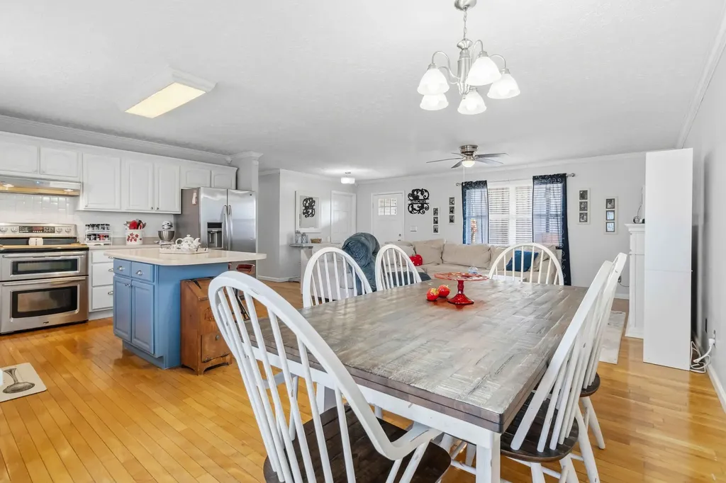 824 Walnut Road Lily KY 40740