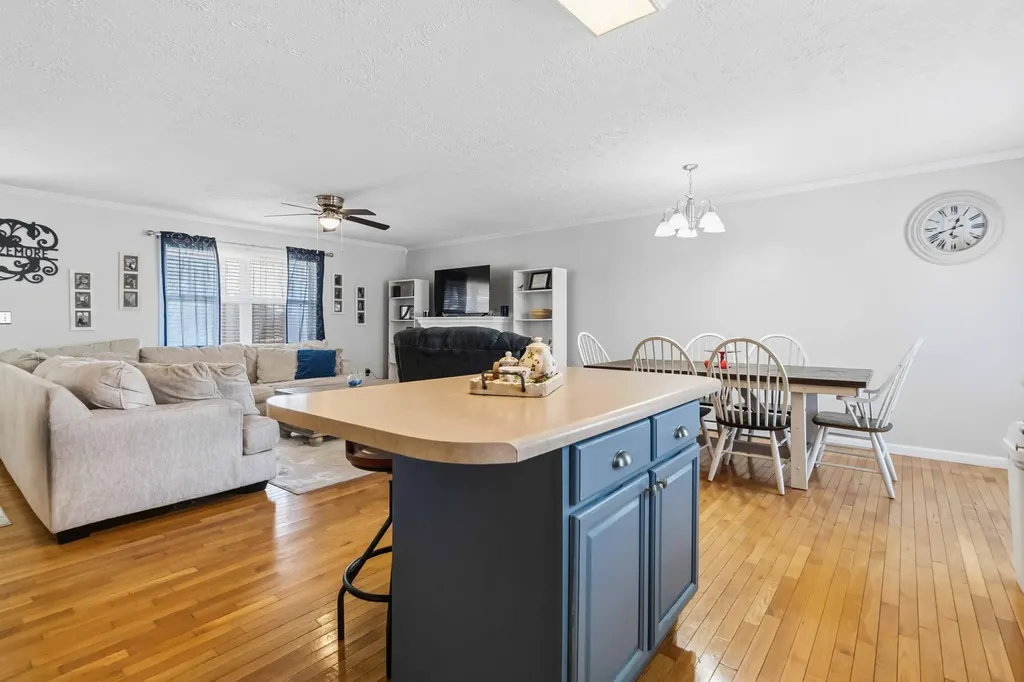 824 Walnut Road Lily KY 40740