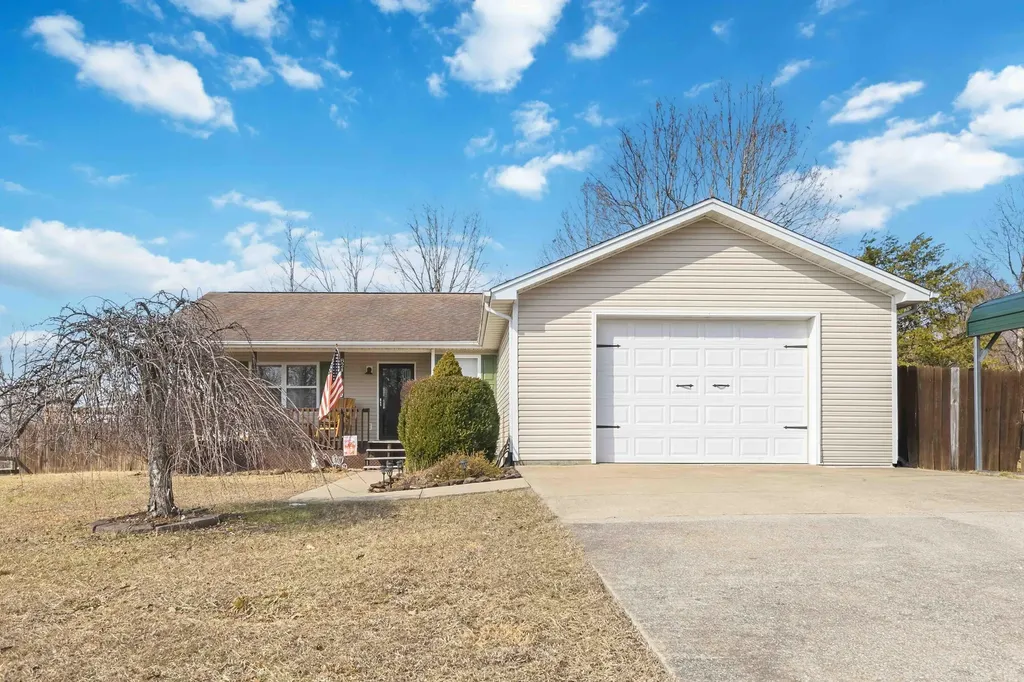 824 Walnut Road Lily KY 40740