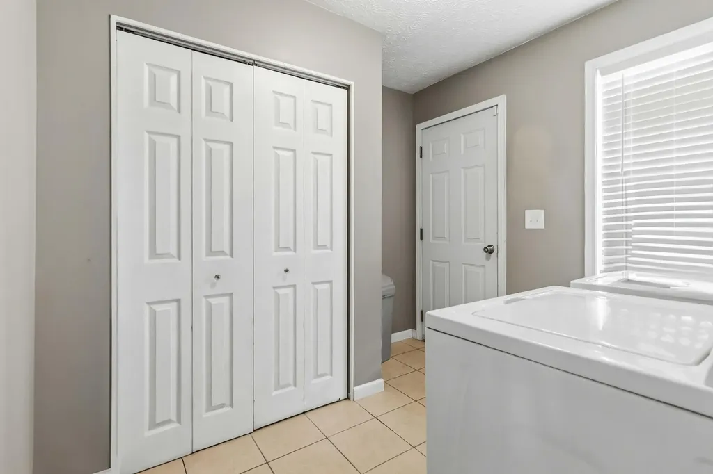 824 Walnut Road Lily KY 40740