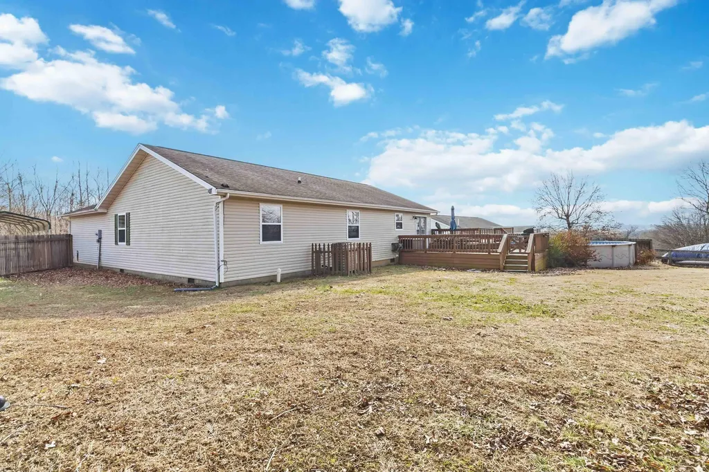 824 Walnut Road Lily KY 40740