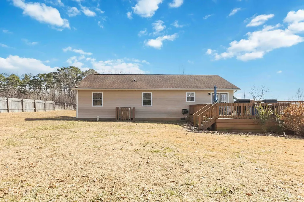 824 Walnut Road Lily KY 40740