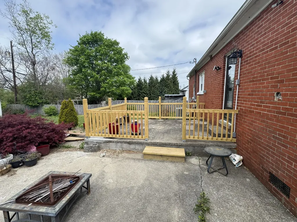 120 Windsor Drive Winchester KY 40391