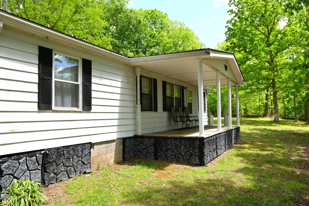 105 Stewart Fork Road Irvine KY 40336