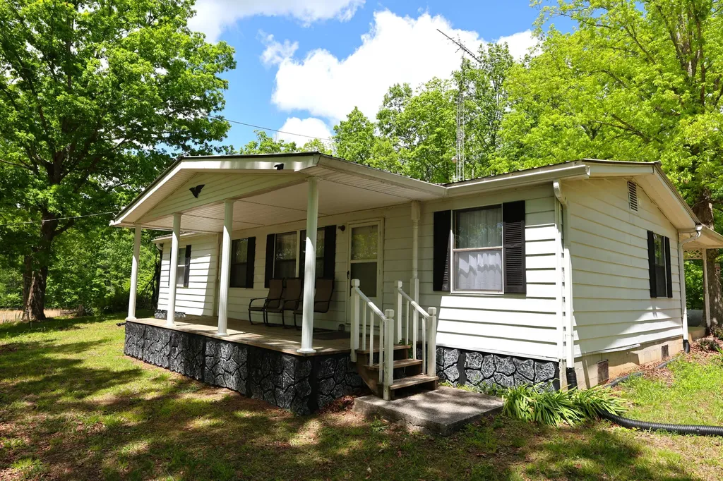105 Stewart Fork Road Irvine KY 40336