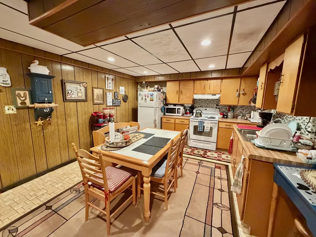35 Guinn Drive Monticello KY 42633