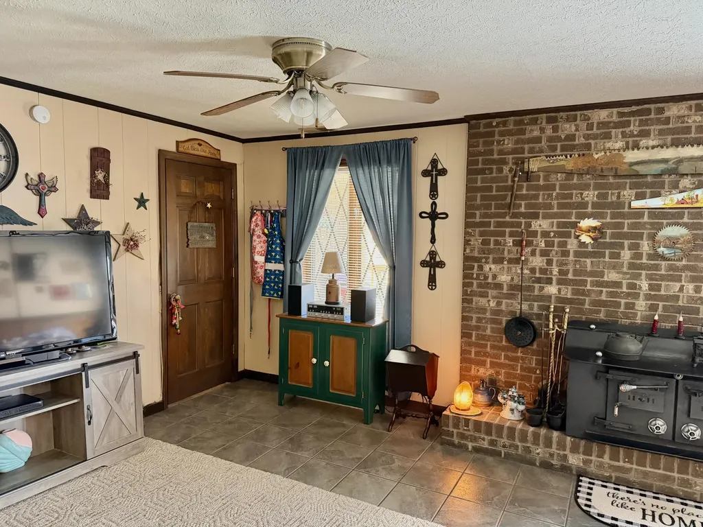 35 Guinn Drive Monticello KY 42633
