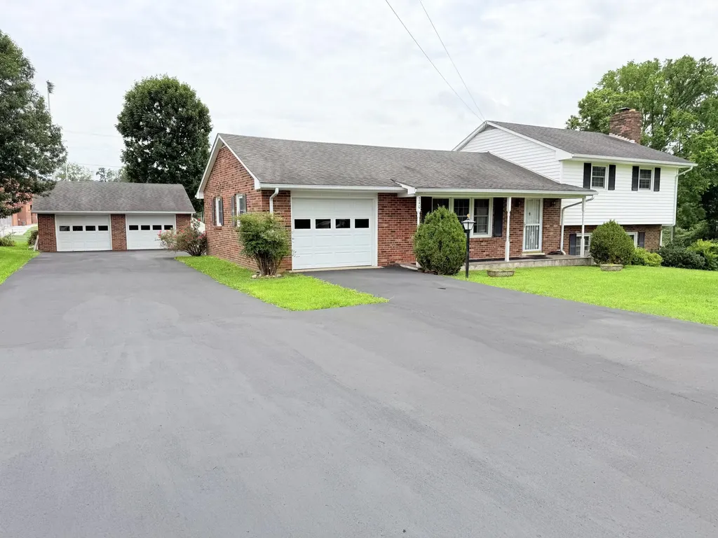 240 Hunter Street Mt Vernon KY 40456
