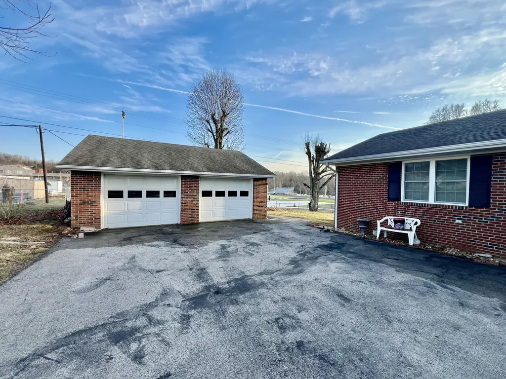 240 Hunter Street Mt Vernon KY 40456