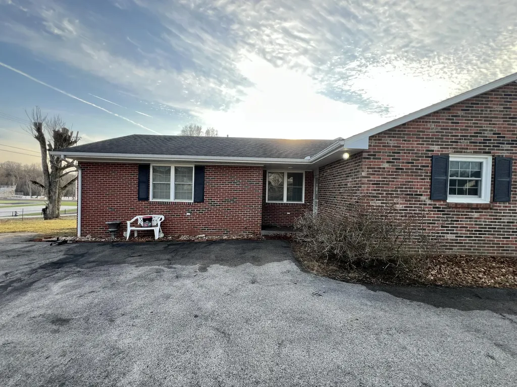 240 Hunter Street Mt Vernon KY 40456