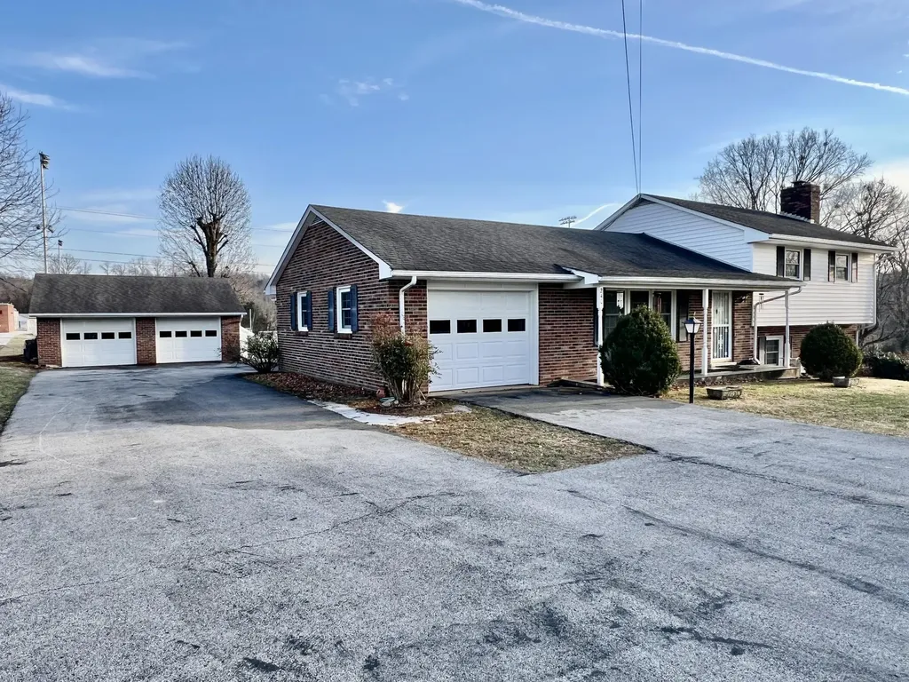 240 Hunter Street Mt Vernon KY 40456