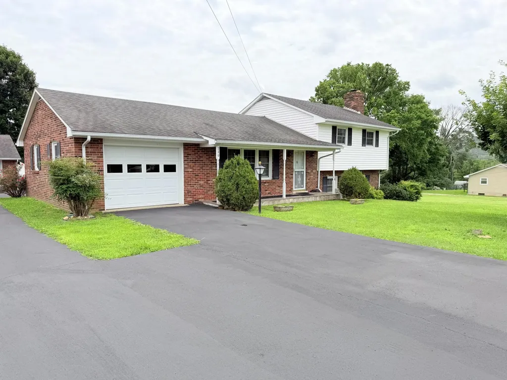 240 Hunter Street Mt Vernon KY 40456