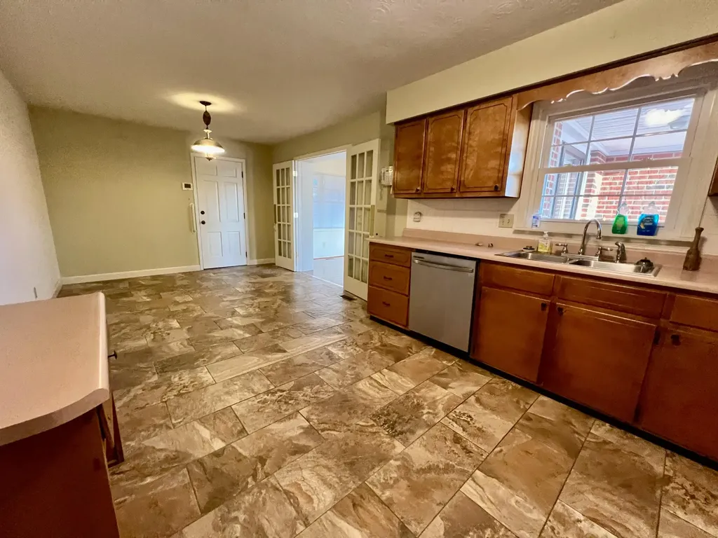 240 Hunter Street Mt Vernon KY 40456