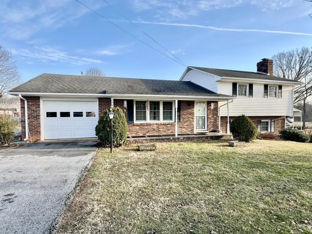 240 Hunter Street Mt Vernon KY 40456